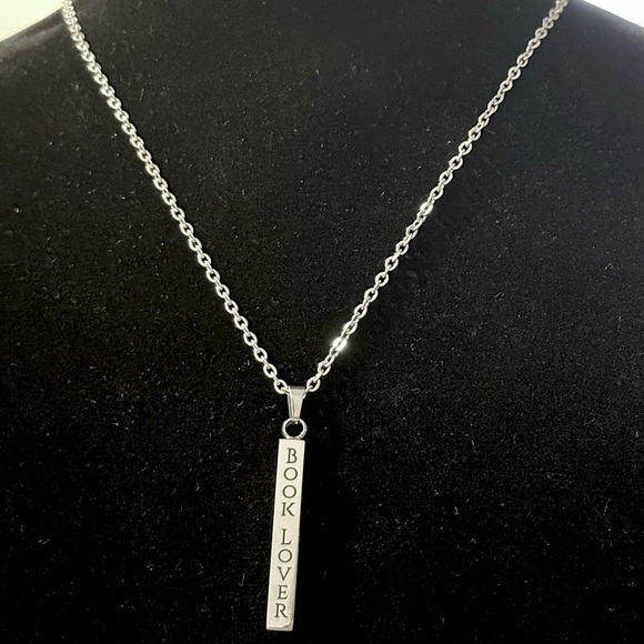 ⚜️3 for $30⚜️ Silver Tone ‘BOOK LOVER’ Bar Pendant Necklace - Picture 3 of 10